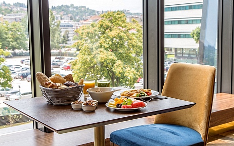 Swissotel Sarajevo  - Sarajevo - Restaurant-Bar